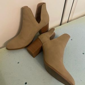 Heeled booties